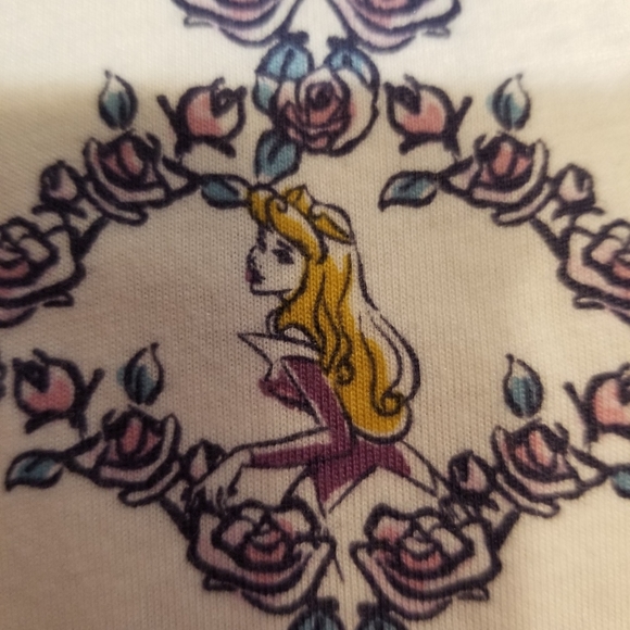 NWOT Authentic Disney Lg. top - Picture 8 of 14